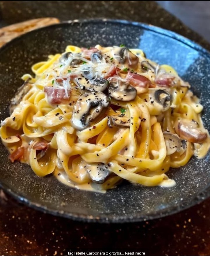 Tagliatelle Carbonara z Grzybami – Kremowe, Aromatyczne i Pełne Smaku!