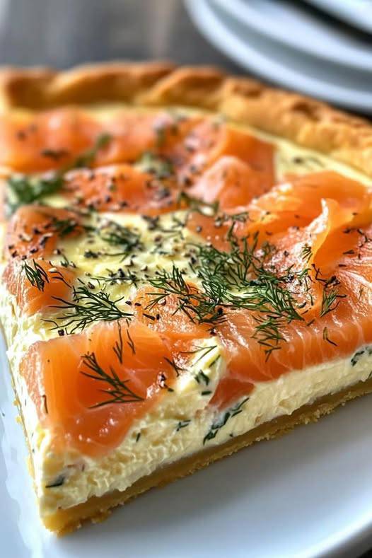 QUICHE Z ŁOSOSIEM I BOURSIN